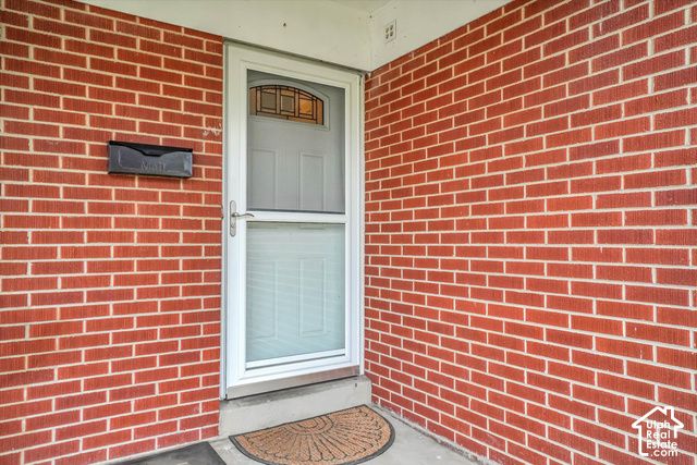 284 E TWIN PEAKS ST, Midvale, UT 84047
