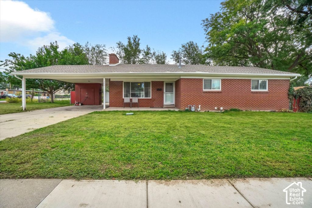 284 E TWIN PEAKS ST, Midvale, UT 84047