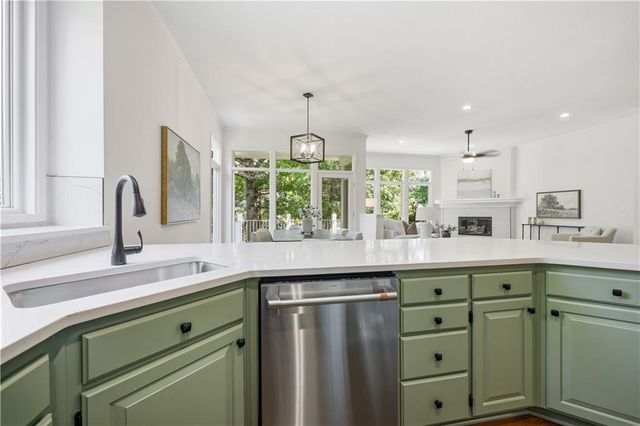 10153 S Shadow Circle, Olathe, KS 66061