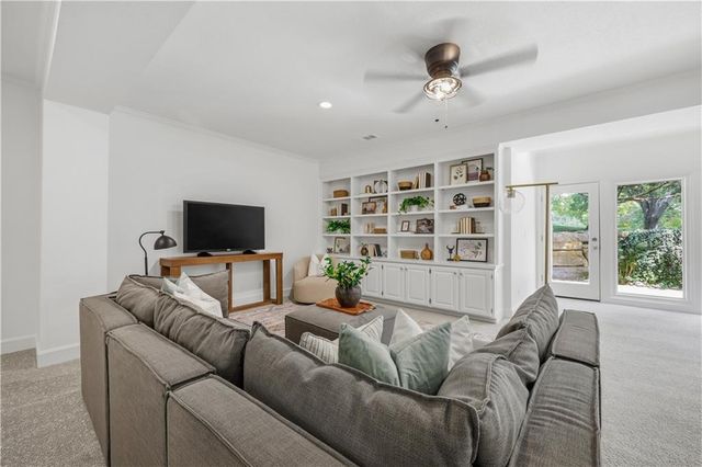 10153 S Shadow Circle, Olathe, KS 66061