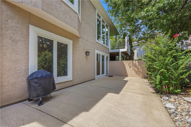 10153 S Shadow Circle, Olathe, KS 66061
