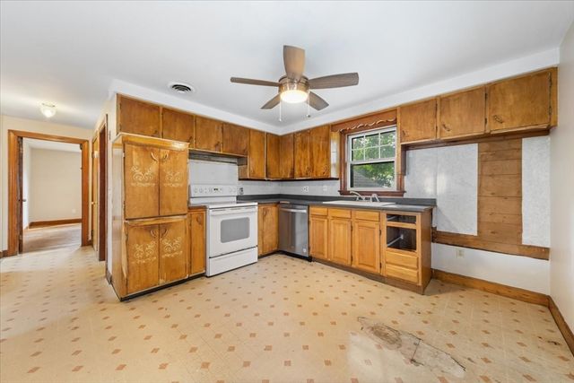 179 Eighth Street, Leominster, MA 01453