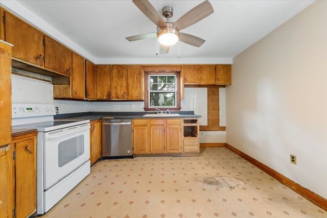 179 Eighth Street, Leominster, MA 01453