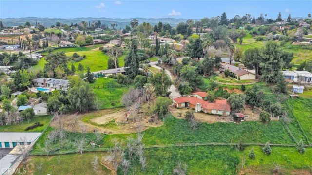 31460 Knoll, Redlands, CA 92373