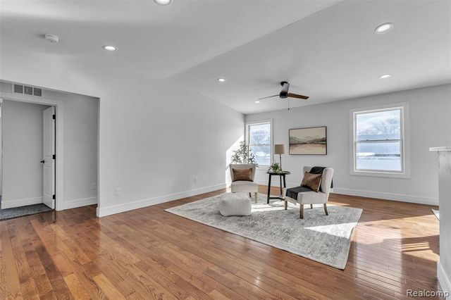 28410 Maitrott Street, Southfield, MI 48034