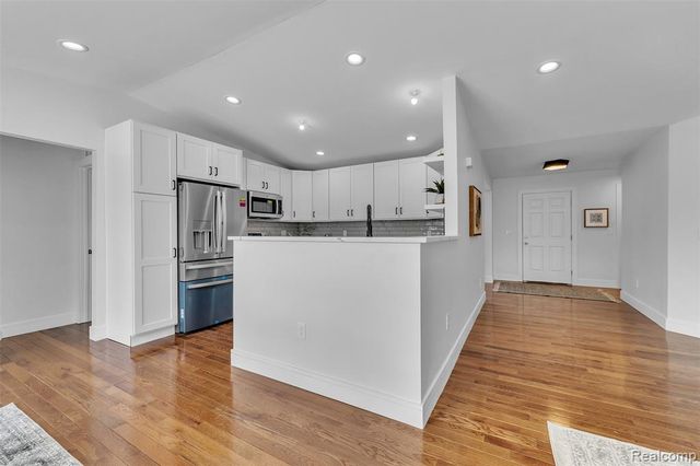 28410 Maitrott Street, Southfield, MI 48034