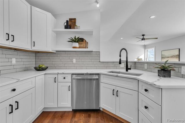 28410 Maitrott Street, Southfield, MI 48034