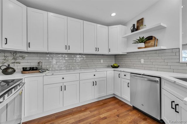 28410 Maitrott Street, Southfield, MI 48034