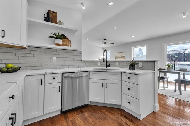 28410 Maitrott Street, Southfield, MI 48034