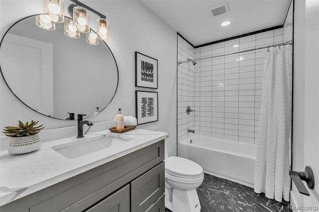 28410 Maitrott Street, Southfield, MI 48034