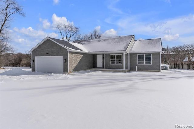 28410 Maitrott Street, Southfield, MI 48034