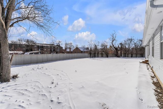 28410 Maitrott Street, Southfield, MI 48034