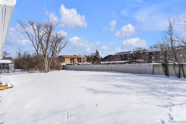 28410 Maitrott Street, Southfield, MI 48034