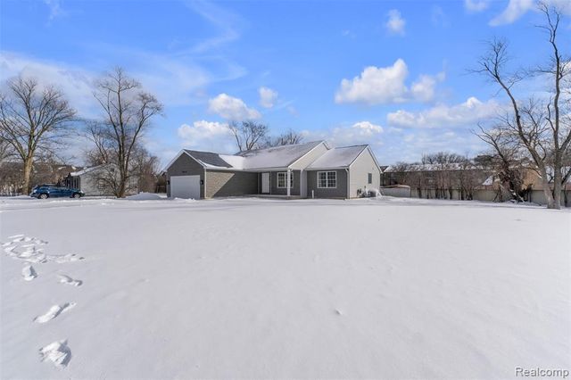 28410 Maitrott Street, Southfield, MI 48034