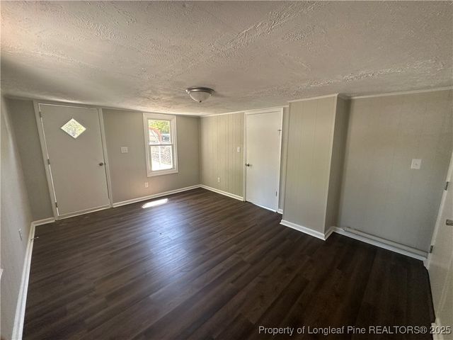 410 W 6th Avenue, Raeford, NC 28376