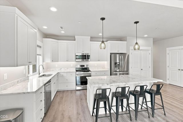 1754 Dragon Tail Place, Medford, OR 97504