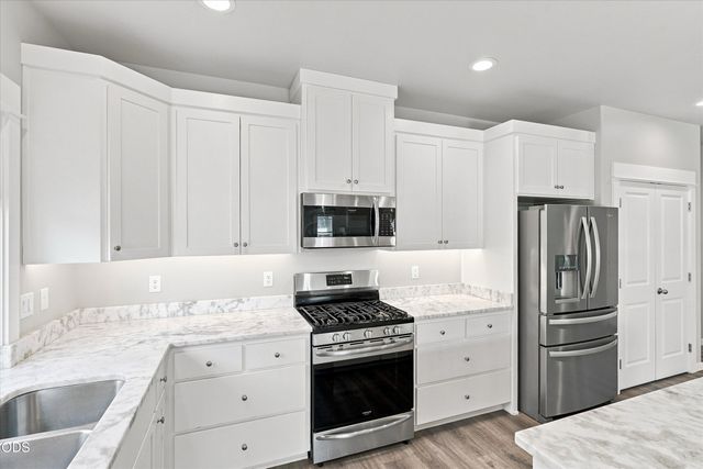 1754 Dragon Tail Place, Medford, OR 97504