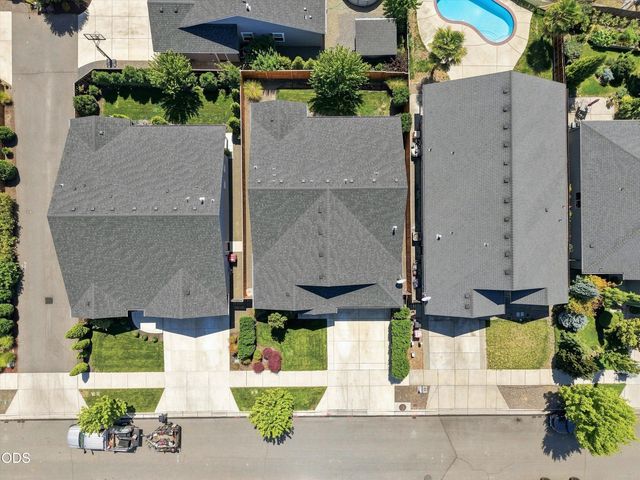 1754 Dragon Tail Place, Medford, OR 97504