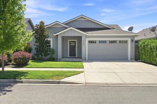 1754 Dragon Tail Place, Medford, OR 97504