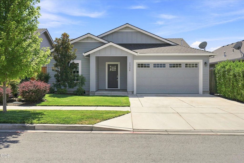1754 Dragon Tail Place, Medford, OR 97504