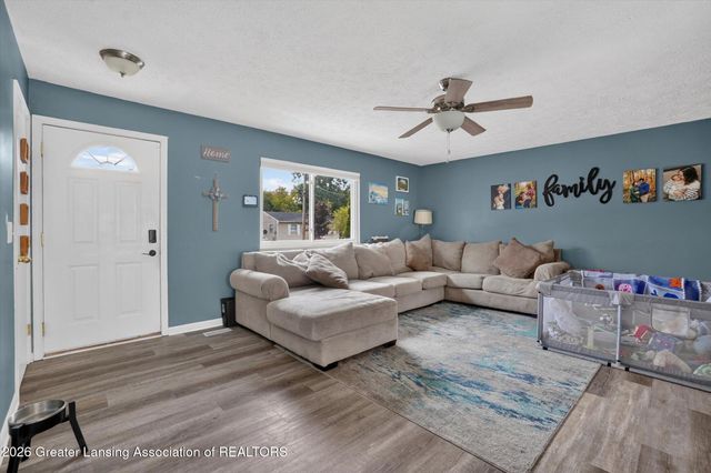 5802 Pheasant Avenue, Lansing, MI 48911