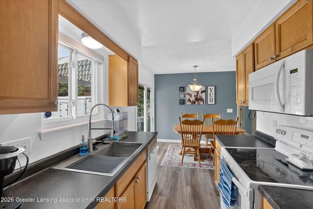 5802 Pheasant Avenue, Lansing, MI 48911