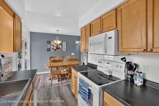 5802 Pheasant Avenue, Lansing, MI 48911