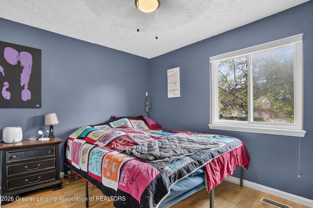 5802 Pheasant Avenue, Lansing, MI 48911
