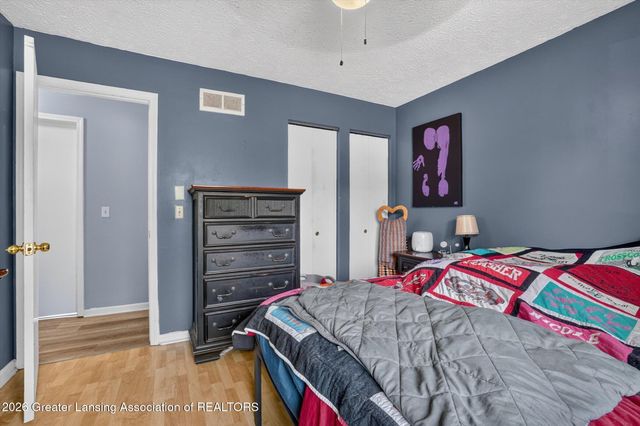 5802 Pheasant Avenue, Lansing, MI 48911