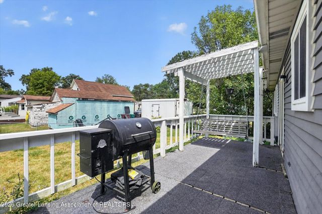 5802 Pheasant Avenue, Lansing, MI 48911
