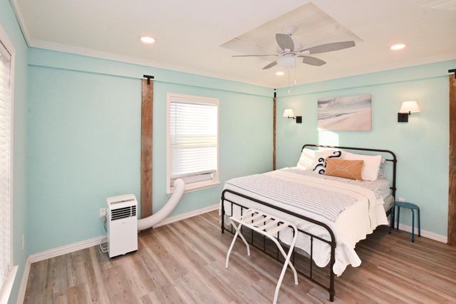 190 Barracuda, Bayou Vista, TX 77563