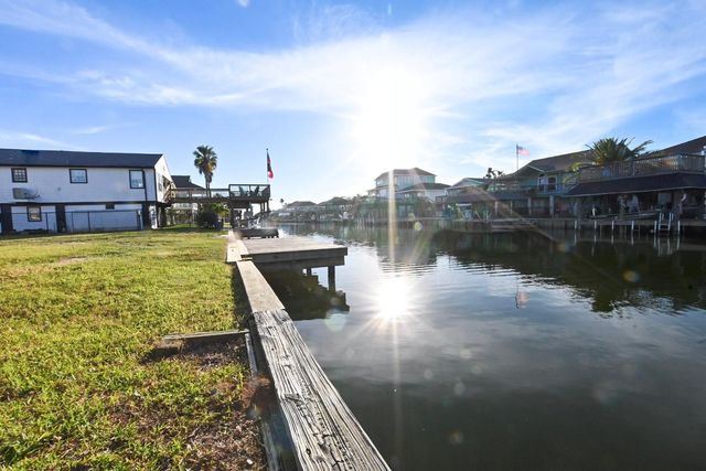 190 Barracuda, Bayou Vista, TX 77563