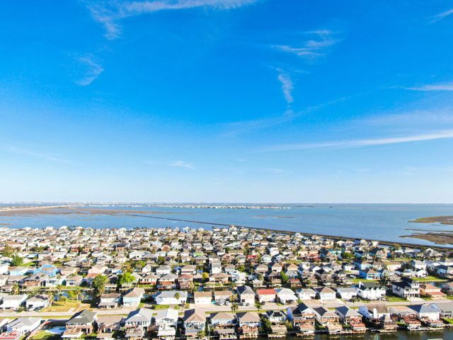 190 Barracuda, Bayou Vista, TX 77563