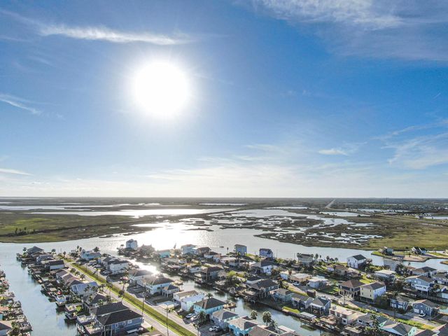 190 Barracuda, Bayou Vista, TX 77563