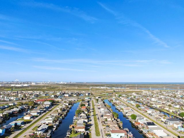 190 Barracuda, Bayou Vista, TX 77563