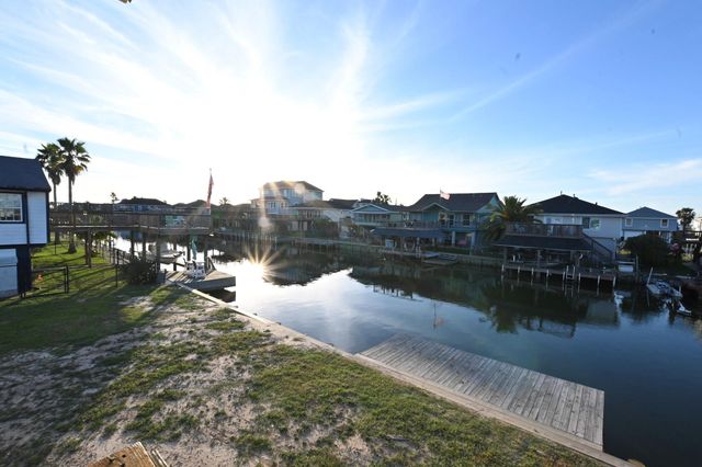 190 Barracuda, Bayou Vista, TX 77563