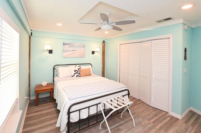 190 Barracuda, Bayou Vista, TX 77563