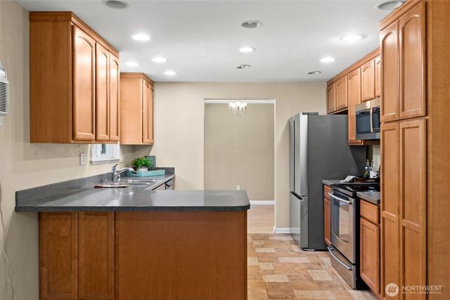 8405 113th Street E, Puyallup, WA 98373