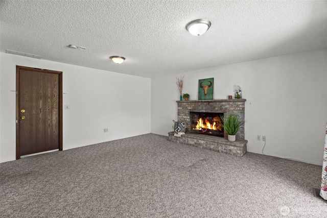 8405 113th Street E, Puyallup, WA 98373