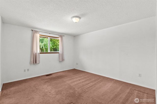 8405 113th Street E, Puyallup, WA 98373