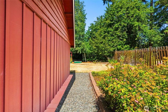 8405 113th Street E, Puyallup, WA 98373