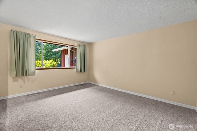 8405 113th Street E, Puyallup, WA 98373