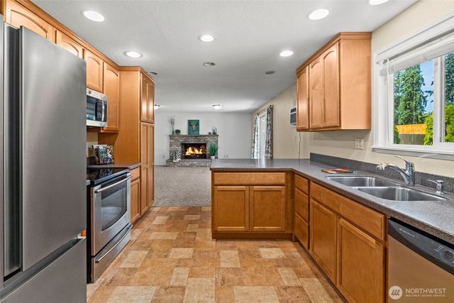8405 113th Street E, Puyallup, WA 98373