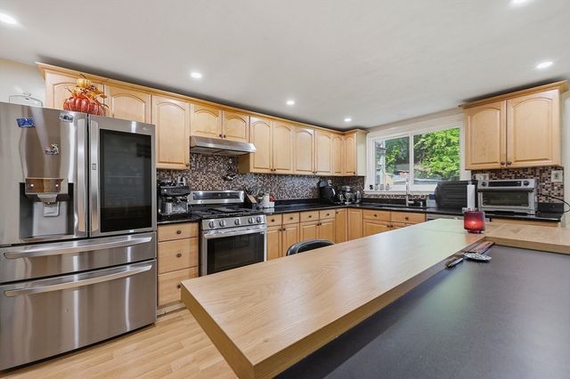 47 Chestnut St, Lynn, MA 01902