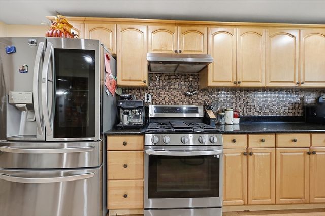 47 Chestnut St, Lynn, MA 01902