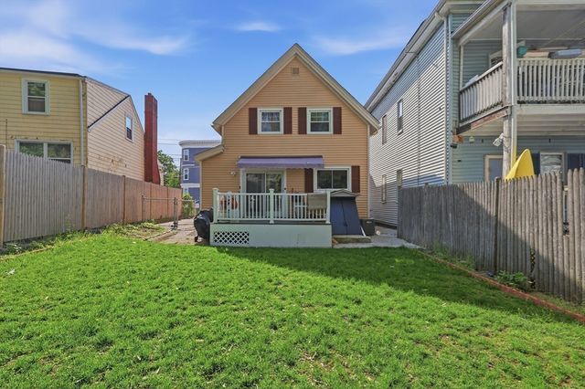47 Chestnut St, Lynn, MA 01902