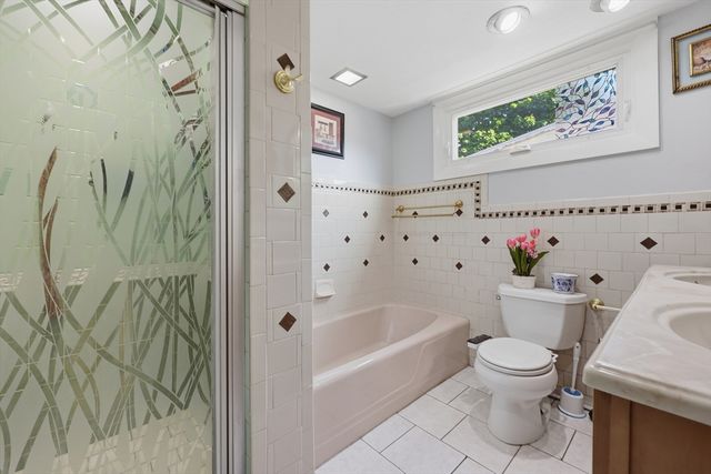 47 Chestnut St, Lynn, MA 01902