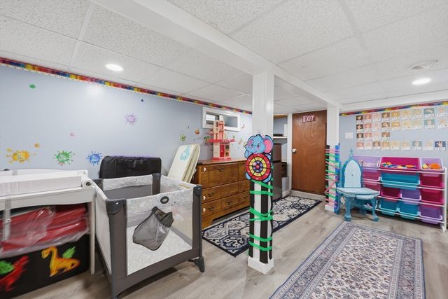 47 Chestnut St, Lynn, MA 01902