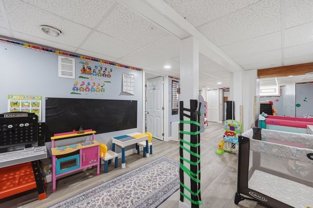 47 Chestnut St, Lynn, MA 01902
