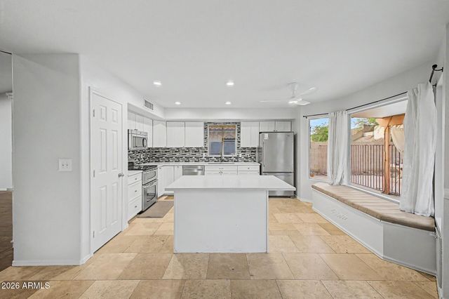 18433 N 12TH Way, Phoenix, AZ 85022